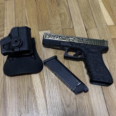 We Glock 17